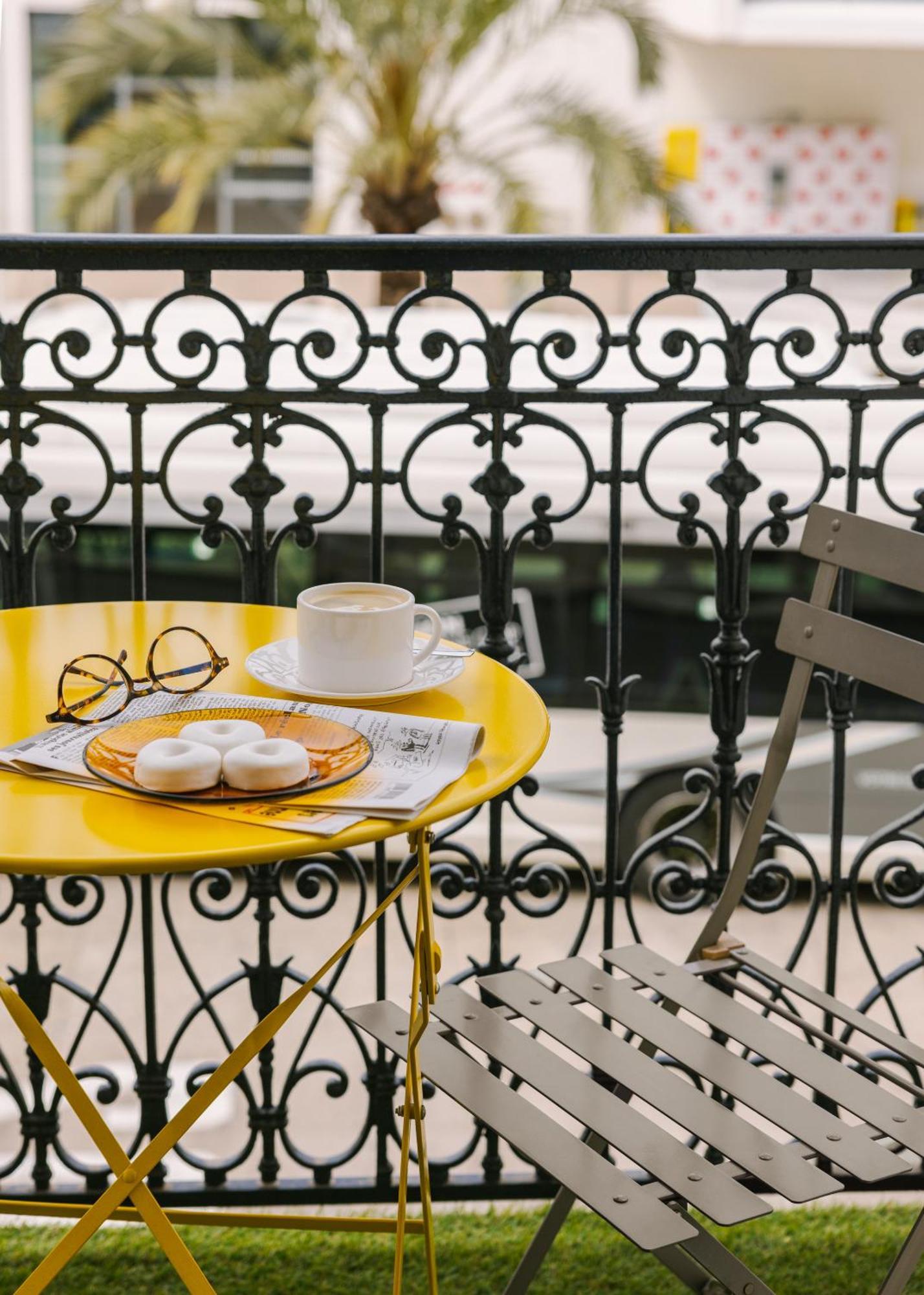 Yelo Lumiere Powered By Sonder Hotel Cannes Bilik gambar