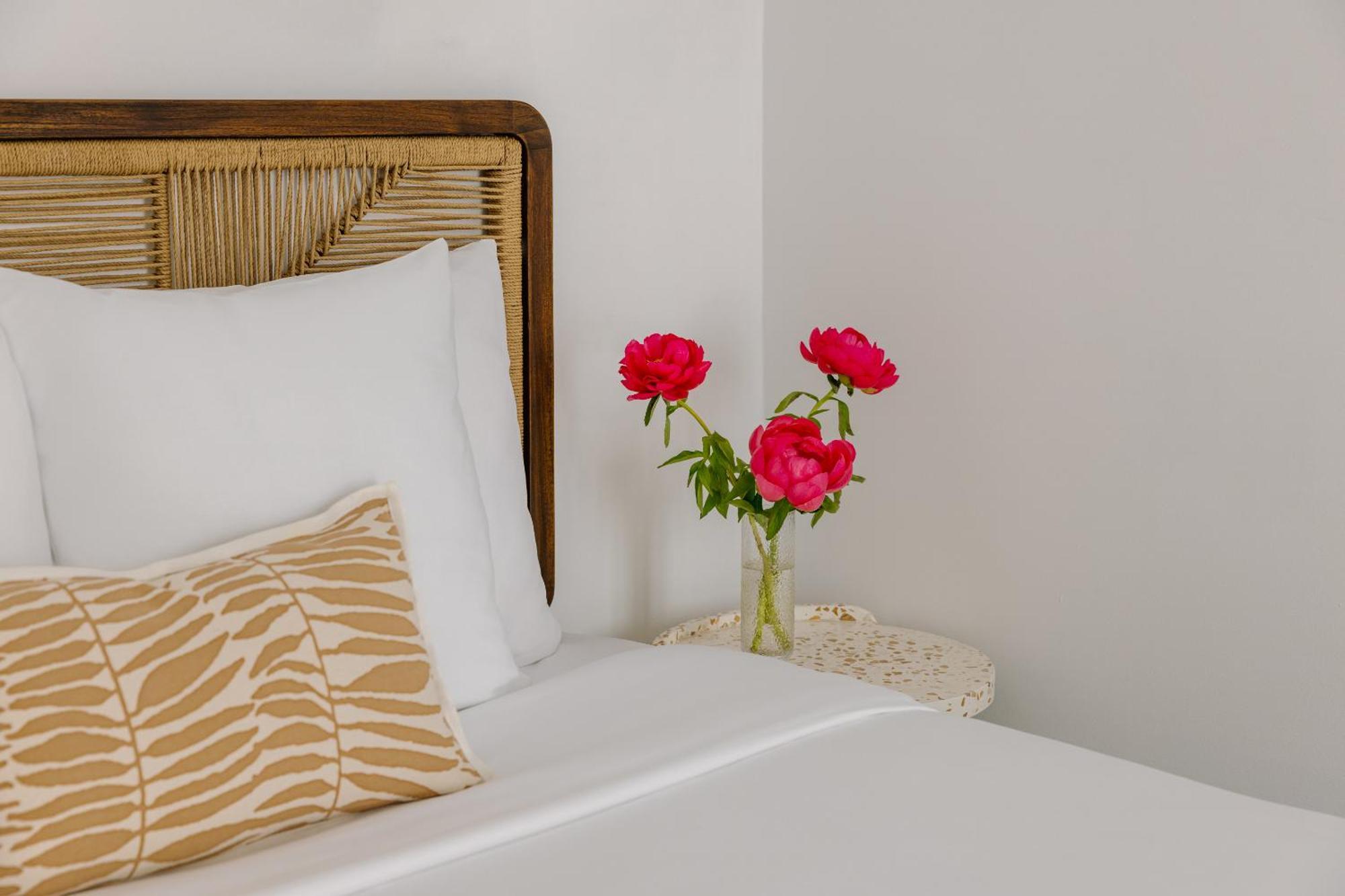 Yelo Lumiere Powered By Sonder Hotel Cannes Bilik gambar