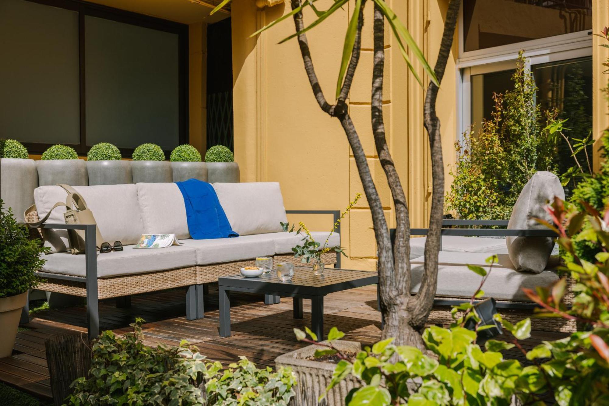 Yelo Lumiere Powered By Sonder Hotel Cannes Luaran gambar
