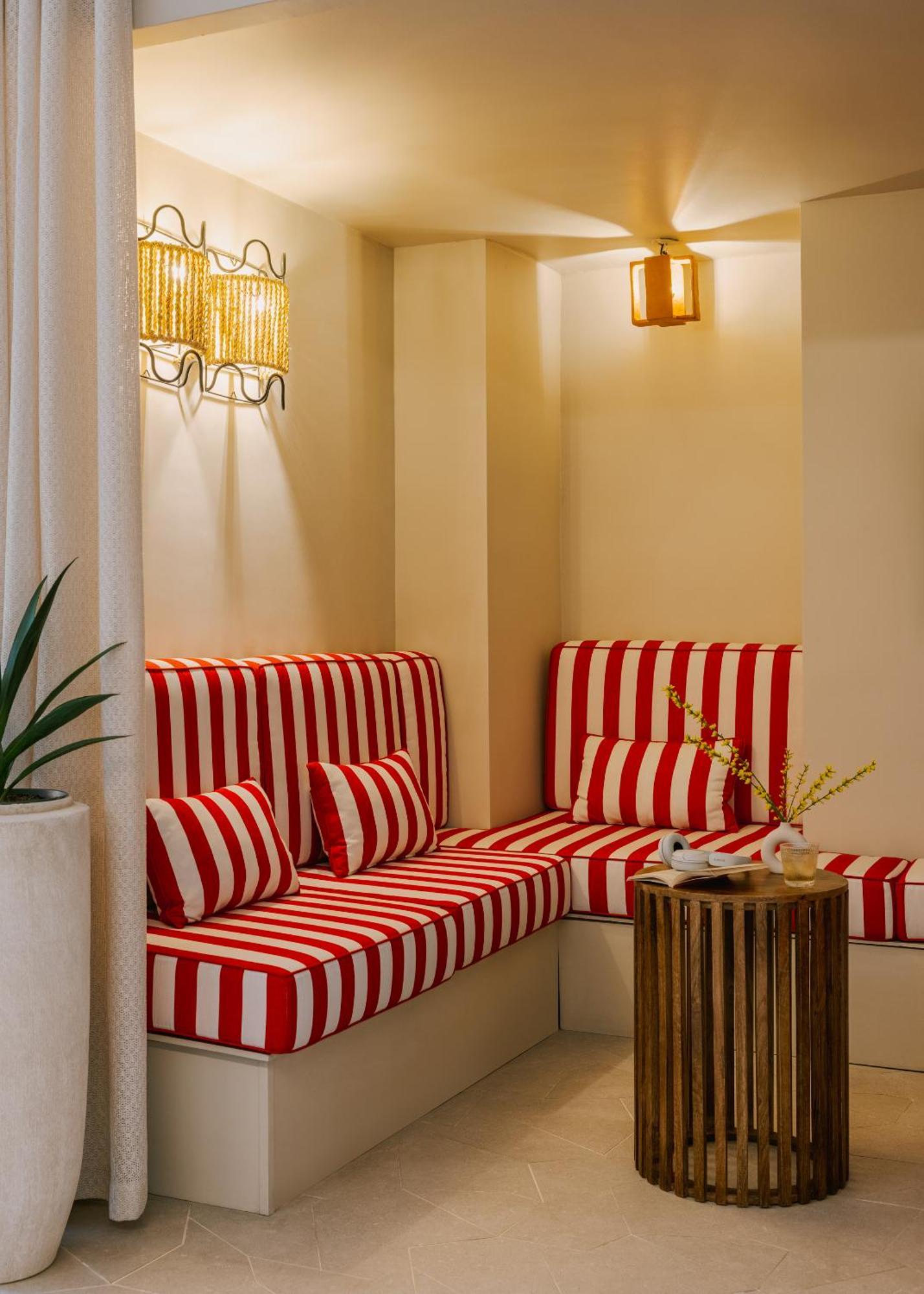 Yelo Lumiere Powered By Sonder Hotel Cannes Luaran gambar