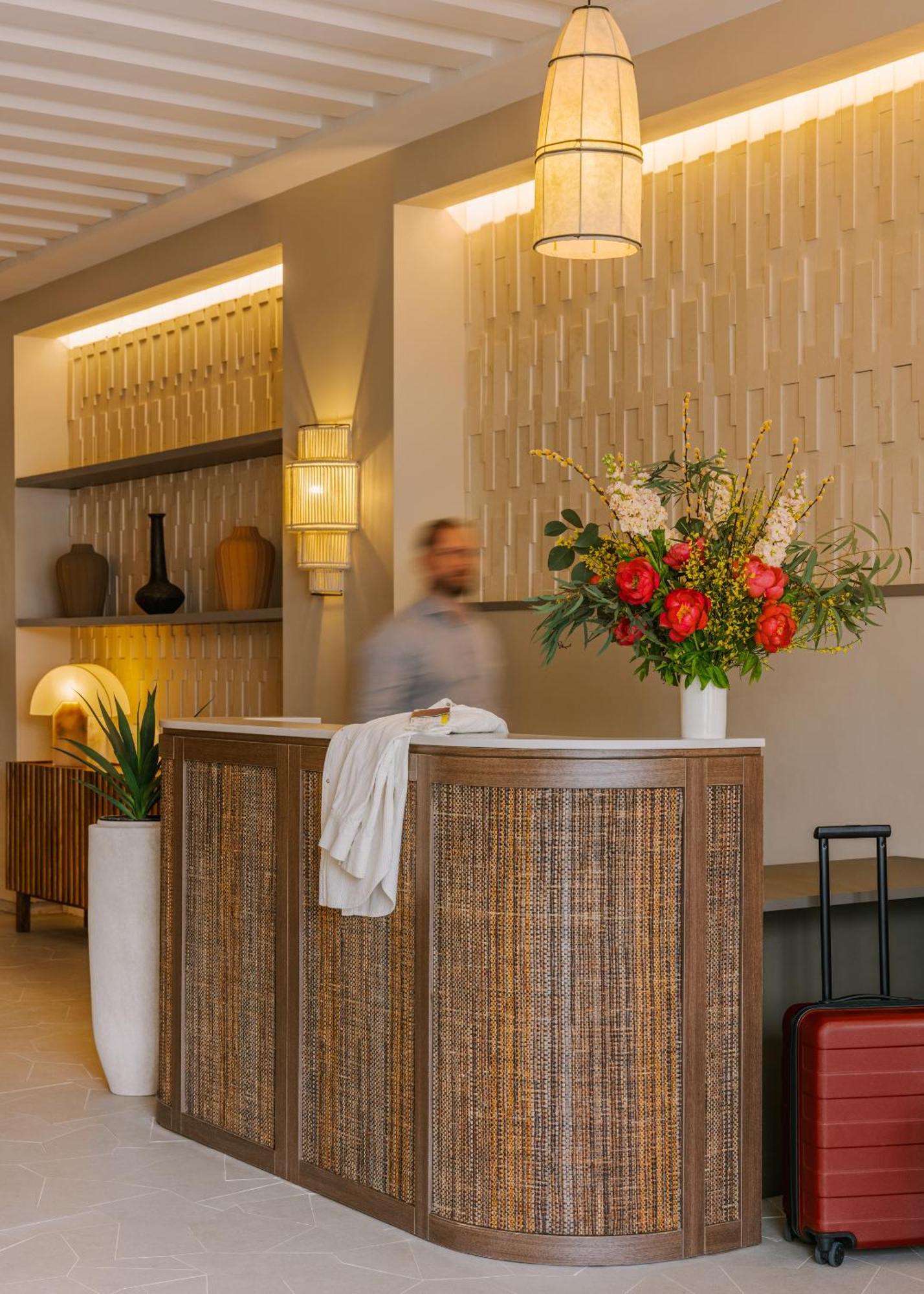 Yelo Lumiere Powered By Sonder Hotel Cannes Luaran gambar