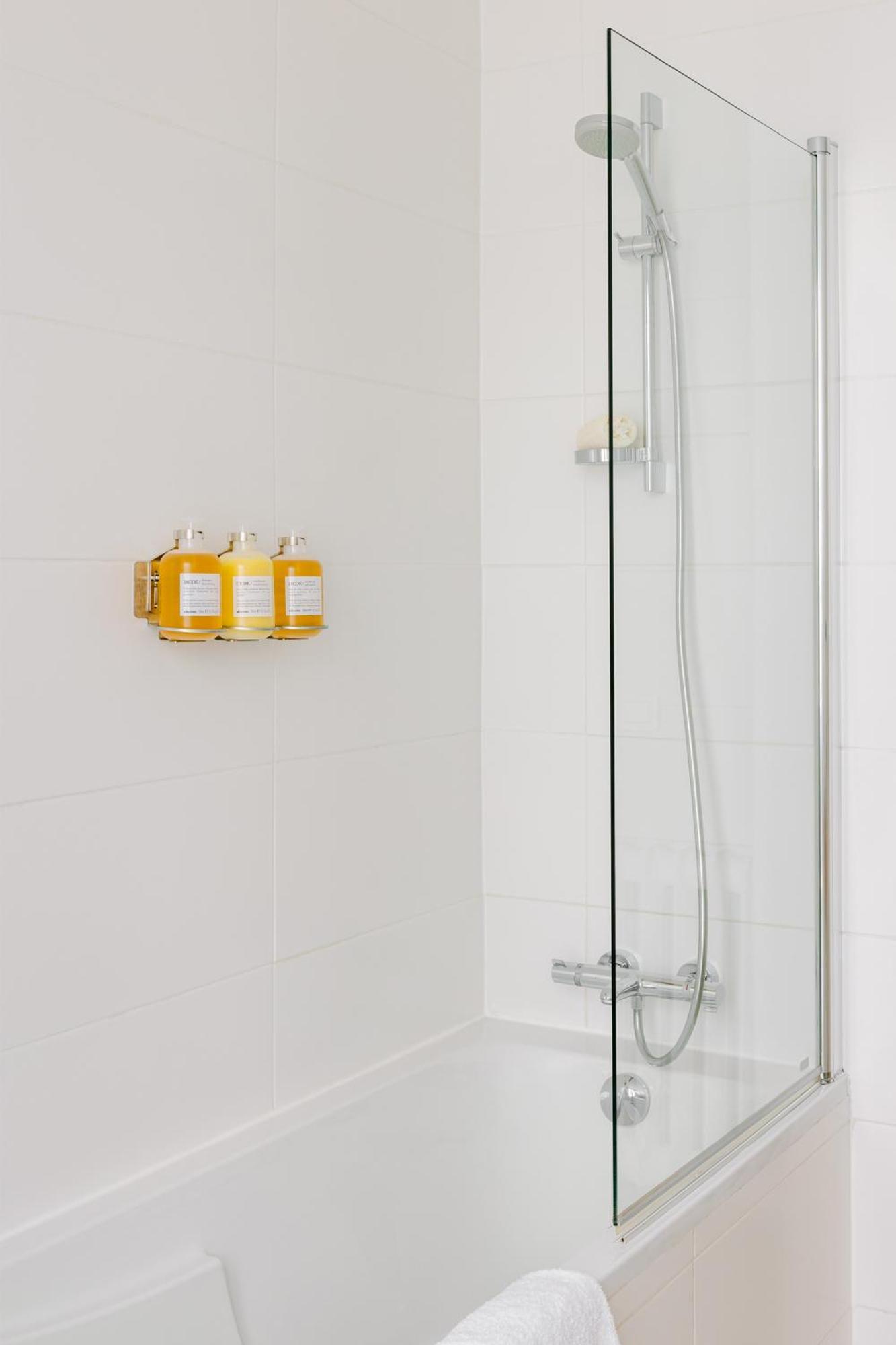 Yelo Lumiere Powered By Sonder Hotel Cannes Bilik gambar