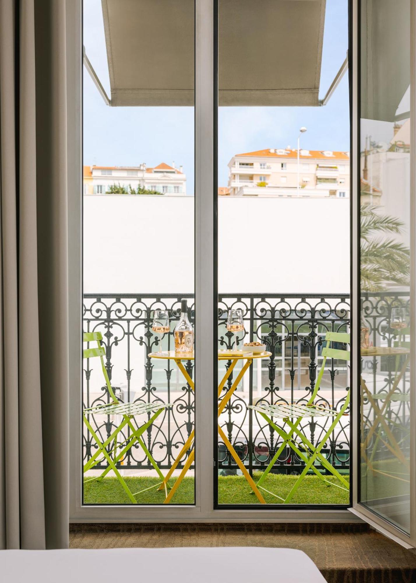Yelo Lumiere Powered By Sonder Hotel Cannes Bilik gambar