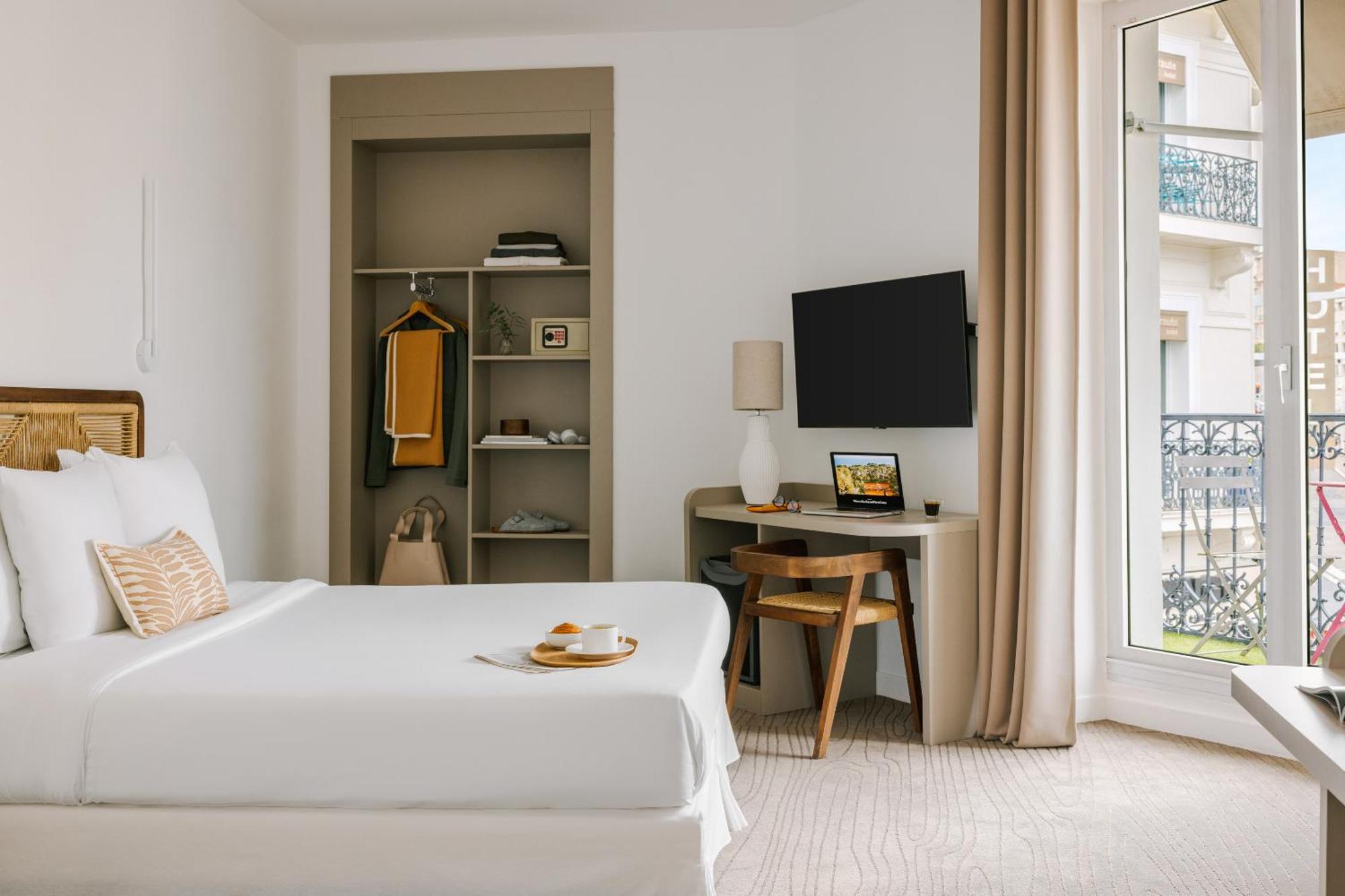 Yelo Lumiere Powered By Sonder Hotel Cannes Luaran gambar