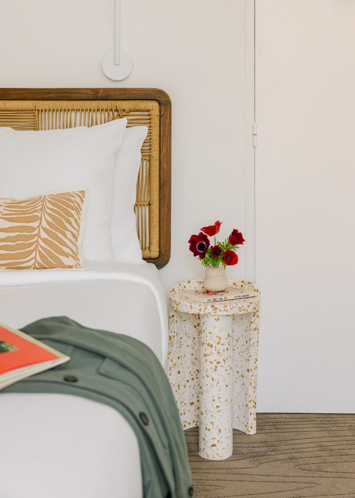 Yelo Lumiere Powered By Sonder Hotel Cannes Bilik gambar
