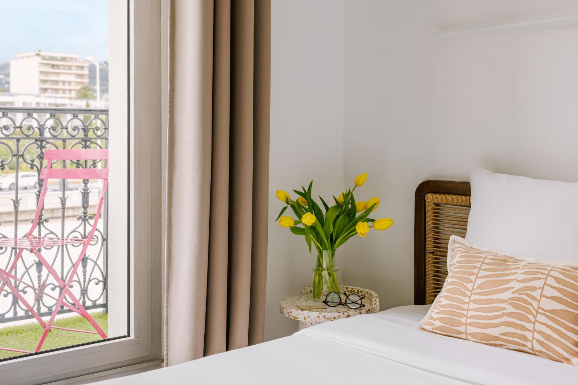 Yelo Lumiere Powered By Sonder Hotel Cannes Bilik gambar